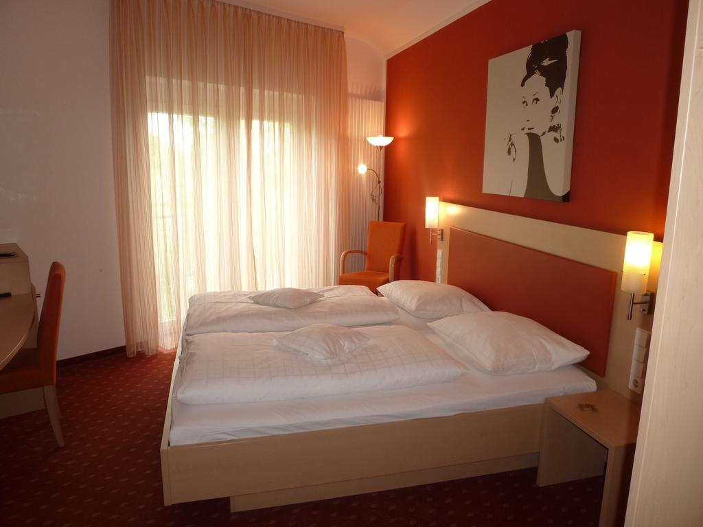 Gasthof Zum Bad Langenau Quarto foto